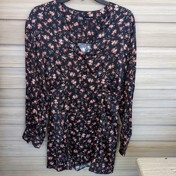 🆕 Zara Floral Long Sleeve Dress with Ruched Panels at Waist- 100% Viscose - Picture 4 of 13